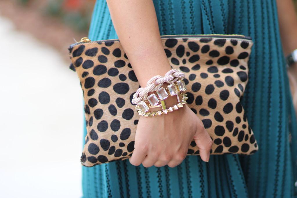 Clare-V-flat-leopard-clutch